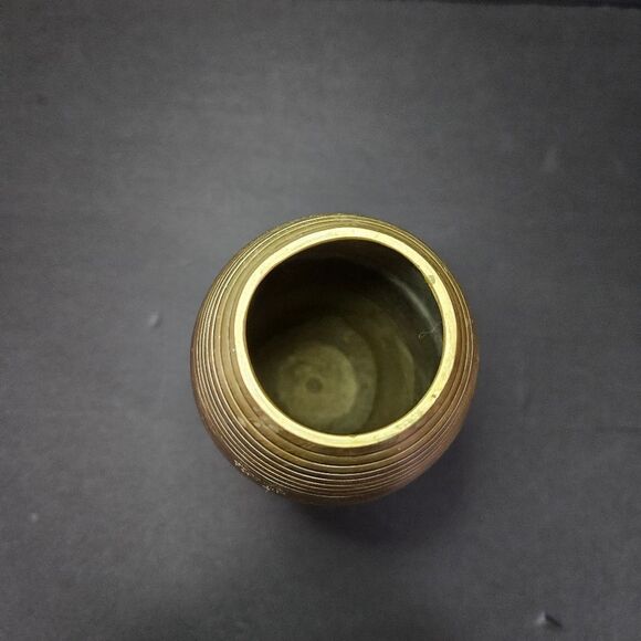 Vintage Mid Cenutry Modern Solid Brass Ribbed Ripple Beehive Italian Vase 9" - Picture 4 of 5